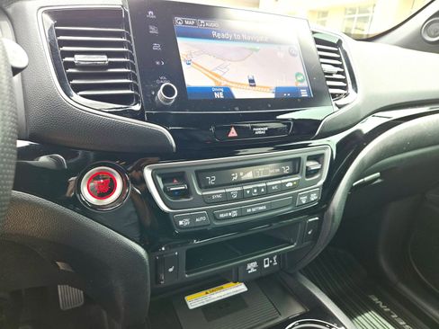 Used 2023 Honda Ridgeline Black Edition image 15