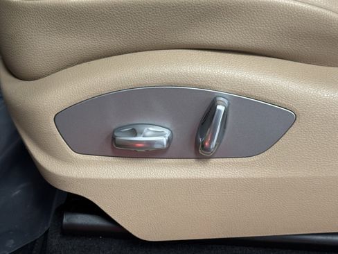 Used 2019 Porsche Macan image 24