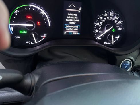 Used 2021 Toyota Sienna XLE FWD image 9