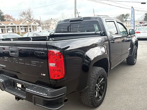 Used 2022 Chevrolet Colorado Z71 w/ Z71 Midnight Edition image 11