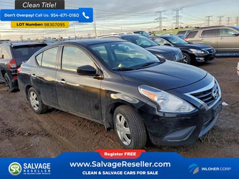 Used 2015 Nissan Versa SV image 5