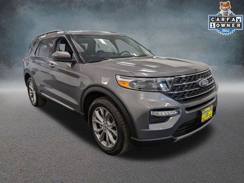 Used 2022 Ford Explorer XLT w/ Equipment Group 202A AWD/4WD image 3
