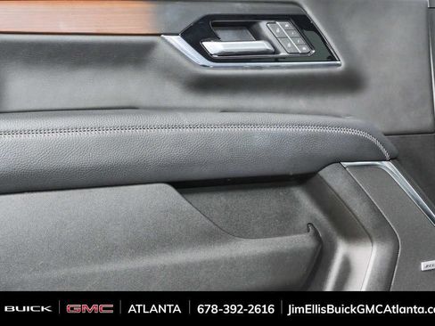 Used 2025 GMC Yukon Denali AWD/4WD image 6