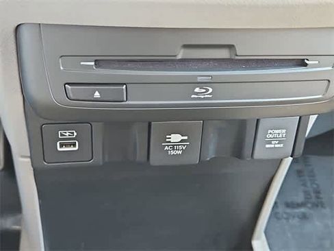 Used 2023 Honda Odyssey Elite image 32