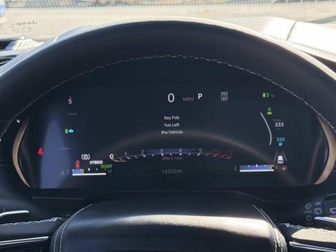 Used 2023 Jeep Grand Cherokee Overland w/ Luxury Tech Group IV image 18