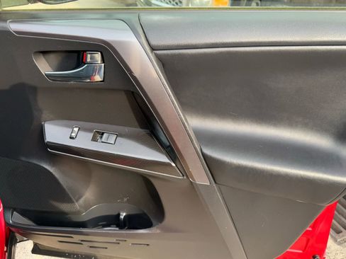 Used 2016 Toyota RAV4 SE image 24