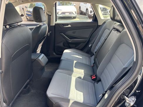 Used 2025 Volkswagen Jetta SE image 25