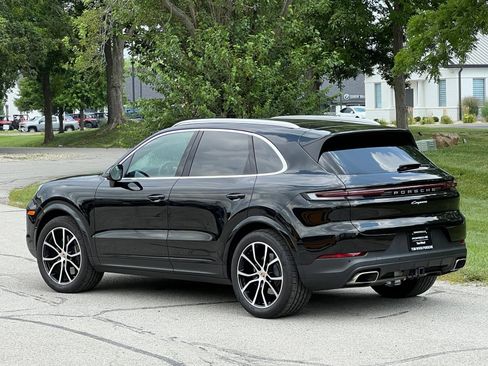 Used 2026 Porsche Cayenne AWD/4WD image 3