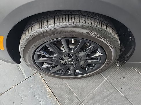 Used 2024 MINI Cooper 2-Door Hardtop image 6