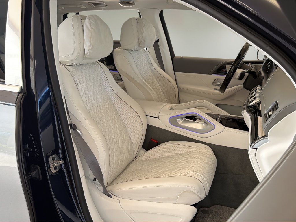 Used 2025 Mercedes-Benz Maybach GLS 600 4MATIC image 37