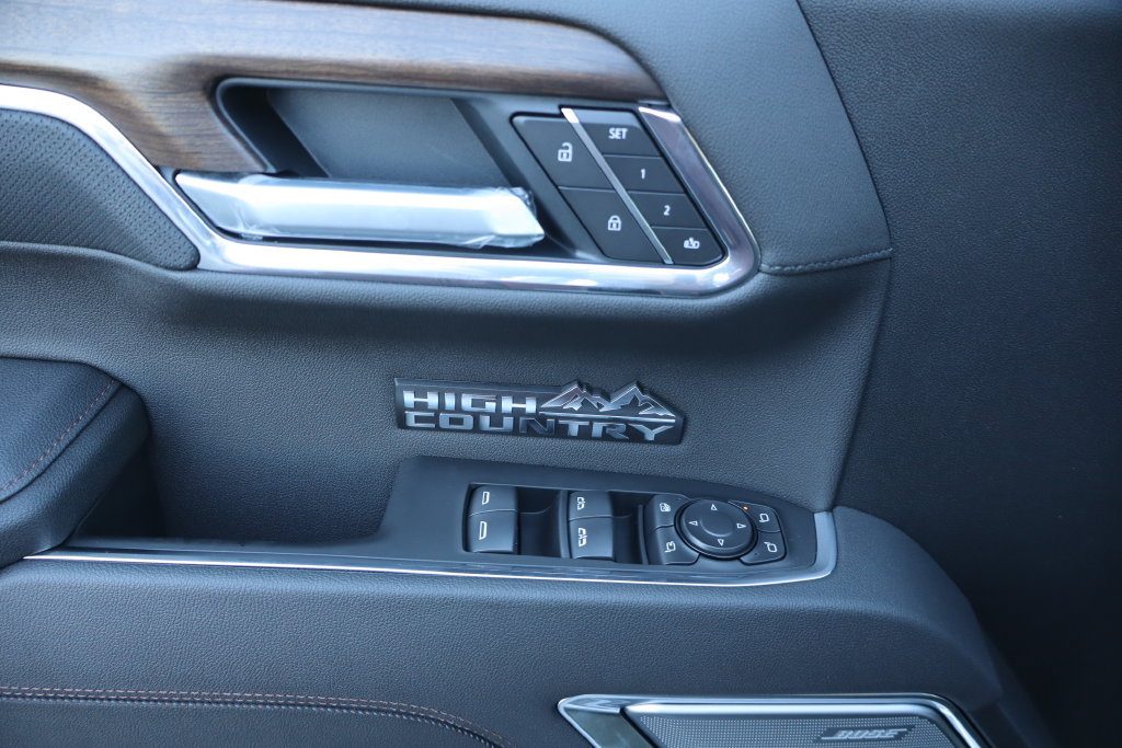New 2026 Chevrolet Silverado 1500 High Country w/ Technology Package AWD/4WD image 18