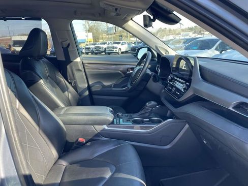 Used 2022 Toyota Highlander Platinum image 14