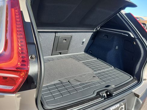 Certified 2023 Volvo XC40 B5 Plus w/ Protection Package Premier image 25