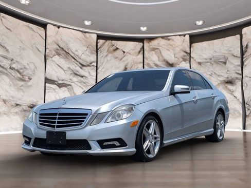 Used 2011 Mercedes-Benz E 350 4MATIC Sedan image 3