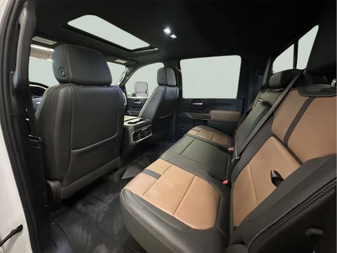 Certified 2022 Chevrolet Silverado 2500 High Country w/ Z71 Off-Road Package image 32