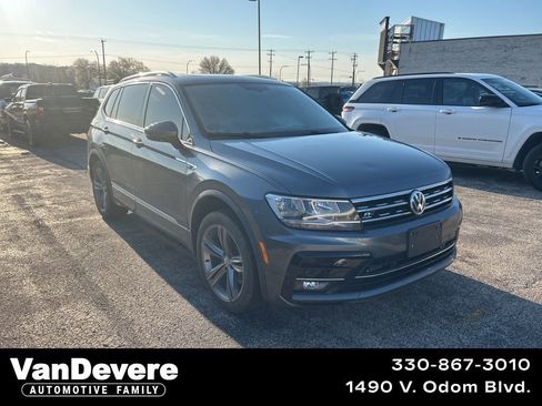 Used 2018 Volkswagen Tiguan SEL w/ R-Line Package image 1