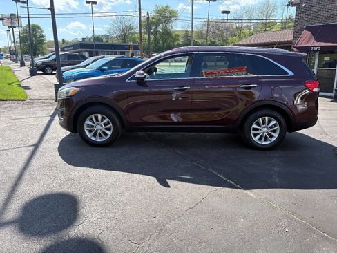Used 2017 Kia Sorento FWD image 9