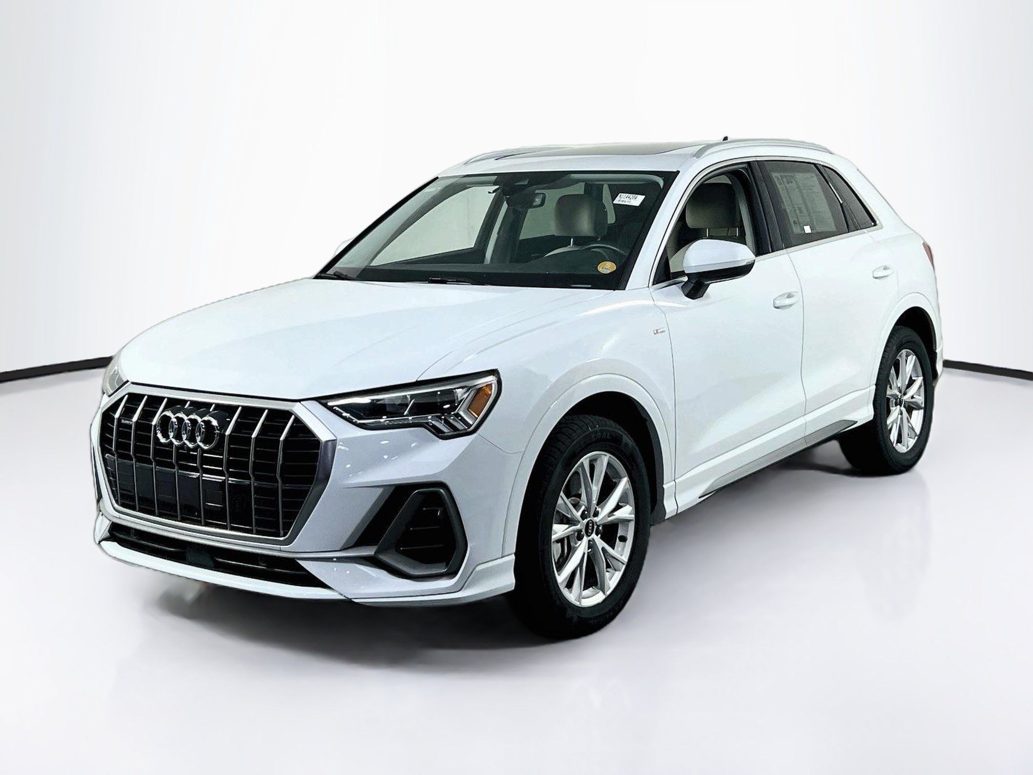 Used 2022 Audi Q3 2.0T Premium Plus AWD/4WD image 1