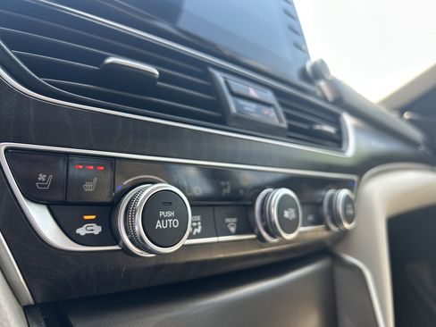 Used 2018 Honda Accord Touring image 25