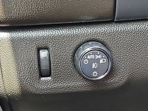 Certified 2022 GMC Canyon Elevation w/ Trailering Package RWD image 17