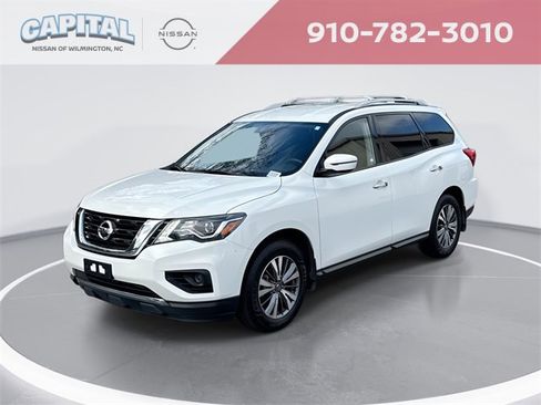 Used 2020 Nissan Pathfinder S image 1