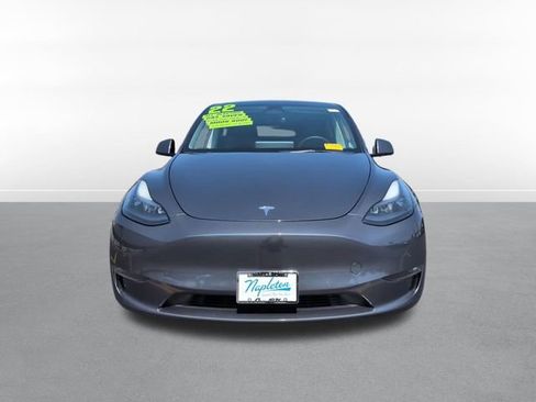 Used 2022 Tesla Model Y Long Range image 12