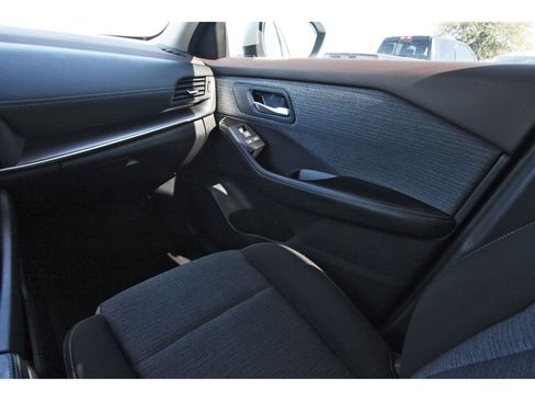 Used 2023 Nissan Rogue SV image 13