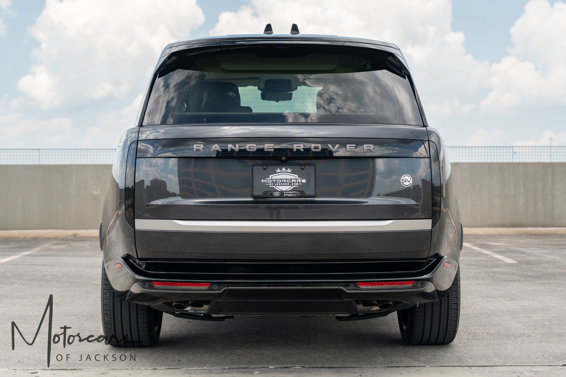 Used 2025 Land Rover Range Rover SV AWD/4WD image 7