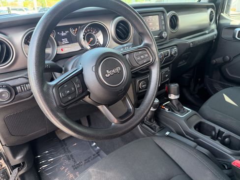 Used 2020 Jeep Wrangler Sport AWD/4WD image 15