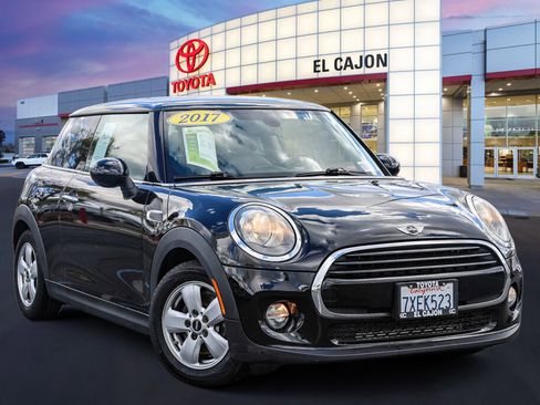 Used 2017 MINI Cooper 2-Door Hardtop image 1