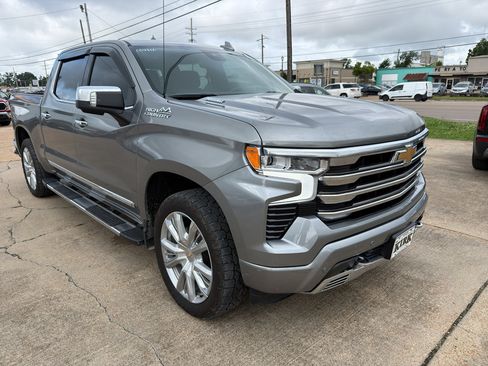 Used 2024 Chevrolet Silverado 1500 High Country w/ Technology Package AWD/4WD image 7