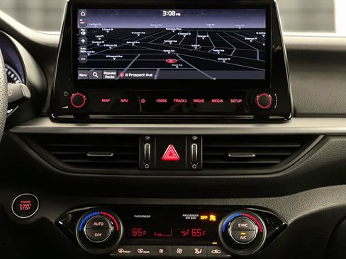 Used 2022 Kia Forte GT-Line w/ GT-Line Technology Package FWD image 31