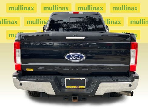 Certified 2019 Ford F250 Lariat w/ Chrome Package image 8