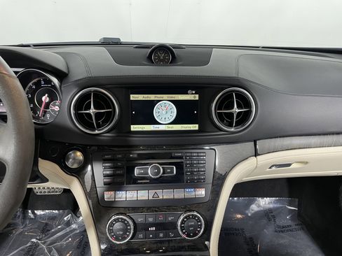 Used 2013 Mercedes-Benz SL 63 AMG image 17