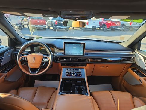 Used 2023 Lincoln Aviator Black Label w/ Dynamic Handling Package image 17