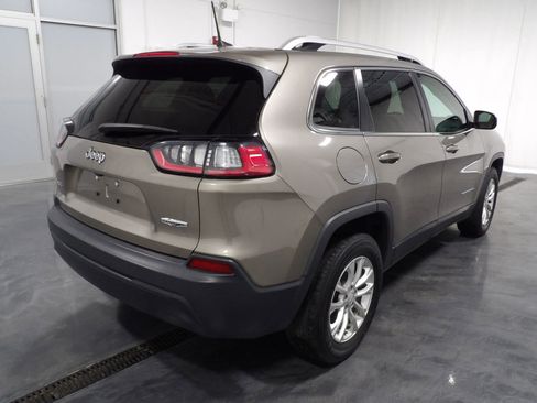 Used 2019 Jeep Cherokee Latitude w/ Cold Weather Group image 4