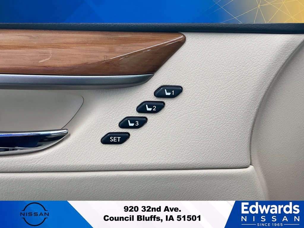 Used 2014 Lexus ES 300h w/ Luxury Package w/Bamboo Trim FWD image 21