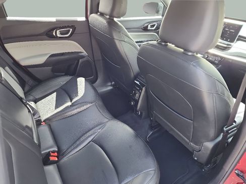 Used 2025 Jeep Compass Limited AWD/4WD image 15