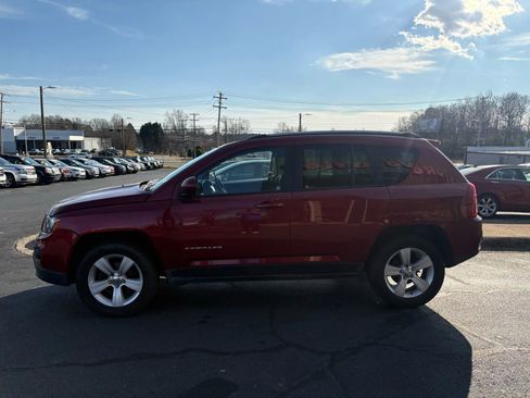Used 2016 Jeep Compass Latitude AWD/4WD image 4
