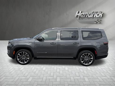 Used 2022 Jeep Wagoneer Series III w/ Premium Group I AWD/4WD image 7