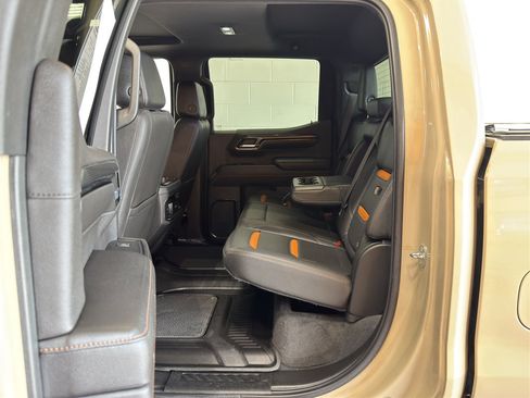 Used 2022 GMC Sierra 1500 AT4 w/ AT4 Premium Package AWD/4WD image 13