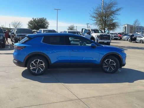 New 2026 Chevrolet Equinox EV LT image 4