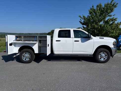 New 2026 RAM 3500 Tradesman w/ Chrome Appearance Group A AWD/4WD image 3