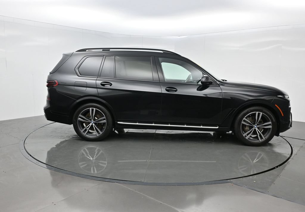 Used 2023 BMW X7 xDrive40i w/ M Sport Package AWD/4WD image 7