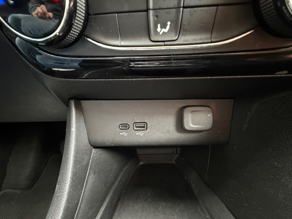 Used 2024 Buick Encore GX Sport Touring AWD/4WD image 34