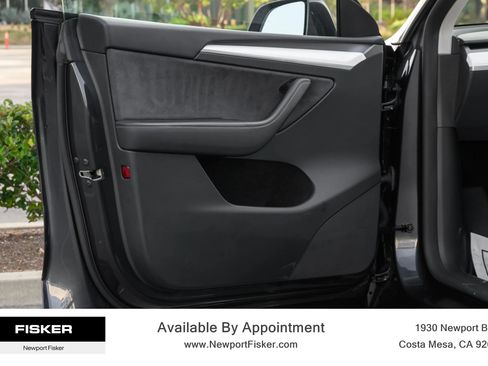 Used 2024 Tesla Model Y Long Range AWD/4WD image 11
