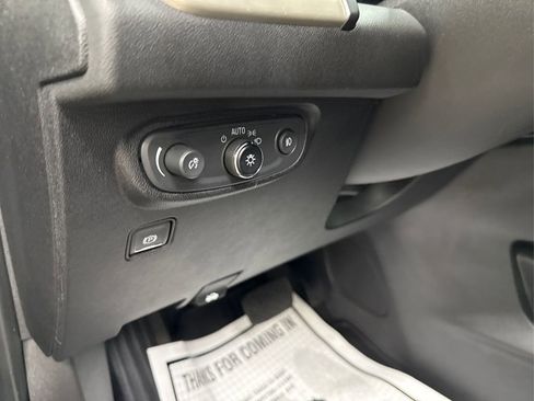 Used 2019 GMC Terrain Denali w/ Advanced Safety Package image 39