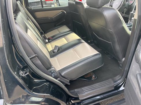 Used 2007 Ford Explorer XLT image 26