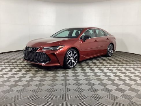 Used 2021 Toyota Avalon Touring image 6