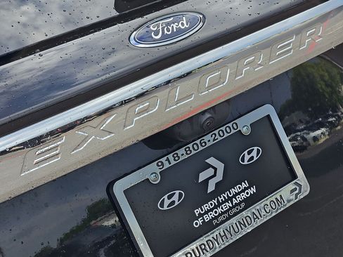 Used 2024 Ford Explorer Limited AWD/4WD image 7